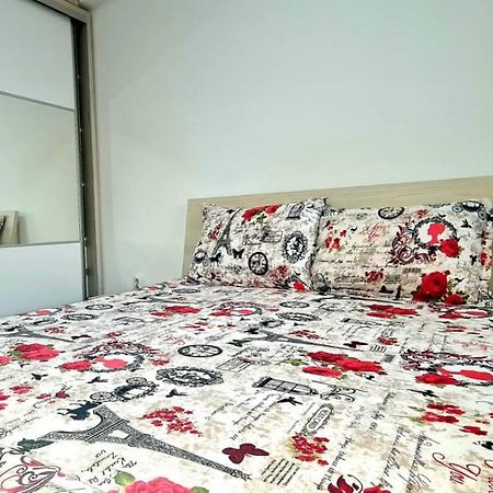 Elyse Comfortable Apartment Close To Palas Mall Jassy Zewnętrze zdjęcie