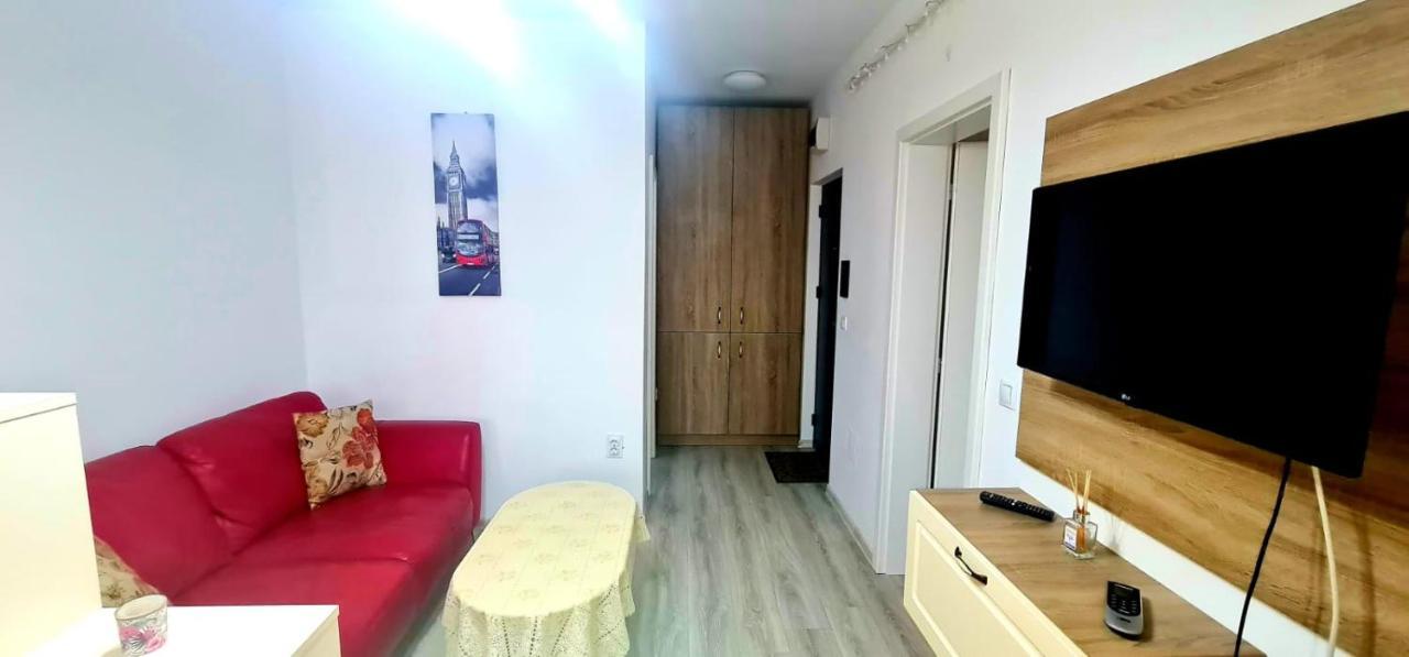 Elyse Comfortable Apartment Close To Palas Mall Jassy Zewnętrze zdjęcie